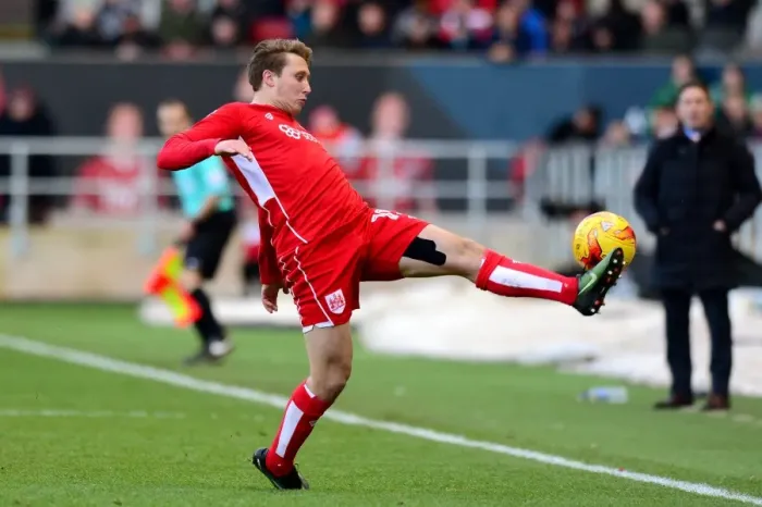 Framed Print : Bristol City's Luke Freeman in Control at Ashton Gate: Bristol City vs Reading, Sky Bet Championship (January 2017)