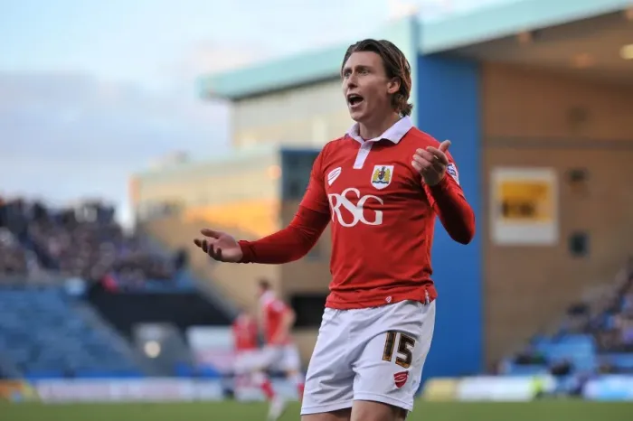 Framed Print : Bristol City's Luke Freeman Fights for Corner Kick in Sky Bet League One Clash at Gillingham