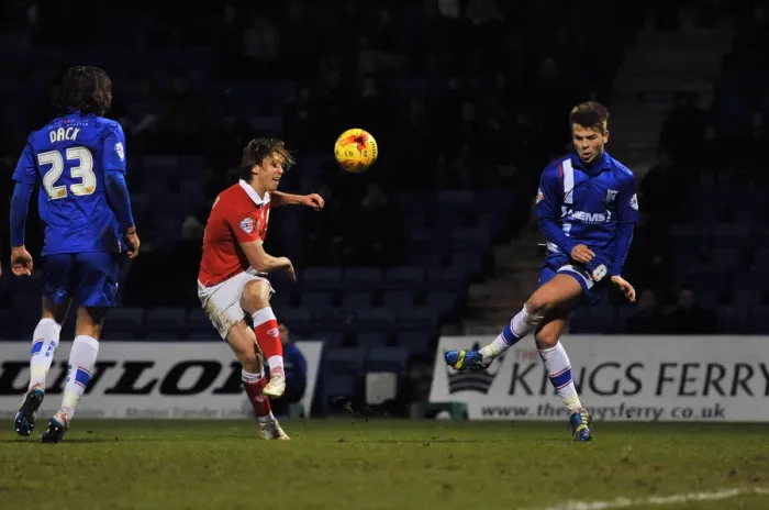 Framed Print : Bristol City's Luke Freeman Goes for Glory: Johnstone's Paint Trophy Showdown at Gillingham's Priestfield Stadium (06 / 01 / 2015)
