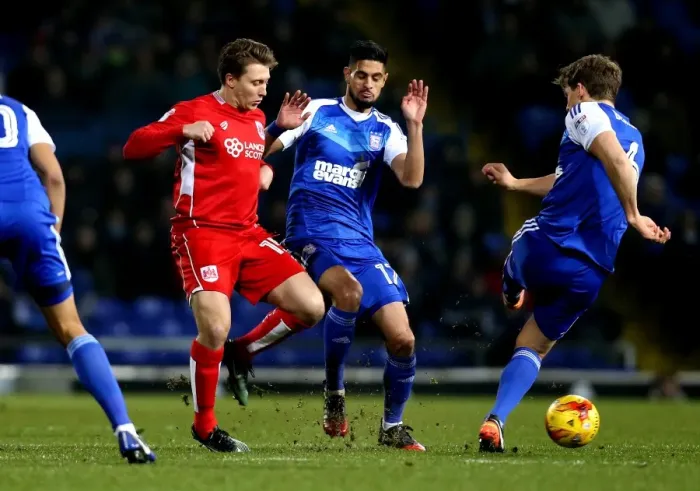 Framed Print : Bristol City's Luke Freeman Tackles Ipswich Town's Christophe Berra in Championship Clash Framed Print : Bristol City's Luke Freeman Tackles Ipswich Town's Christophe Berra in Championship Clash