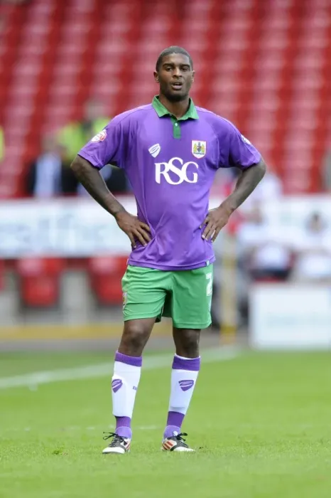 Framed Print : Bristol City's Mark Little in Action at Sheffield United's Bramal Lane - Sky Bet League One Opening Game (09 / 08 / 2014) Framed Print : Bristol City's Mark Little in Action at Sheffield United's Bramal Lane - Sky Bet League One Opening Game (09 / 08 / 2014)