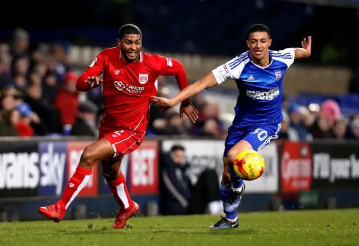 Framed Print : Bristol City's Mark Little Breezes Past Ipswich Town's Myles Kenlock during Sky Bet Championship Match Framed Print : Bristol City's Mark Little Breezes Past Ipswich Town's Myles Kenlock during Sky Bet Championship Match