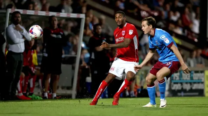 Framed Print : Bristol City's Mark Little Dribbles Past Scunthorpe United's Josh Morris in EFL Cup Clash