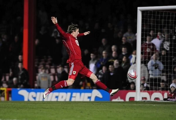 Bristol City's Martyn Woolford Narrowly Misses Goal vs. Portsmouth (Championship, 08 / 03 / 2011)