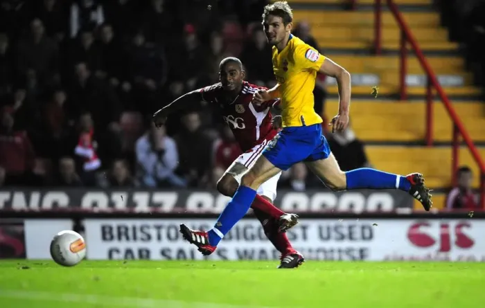 Framed Print : Bristol City's Marvin Elliott Denied by Southampton Goalkeeper - Championship Clash, 26 / 11 / 2011 Framed Print : Bristol City's Marvin Elliott Denied by Southampton Goalkeeper - Championship Clash, 26 / 11 / 2011