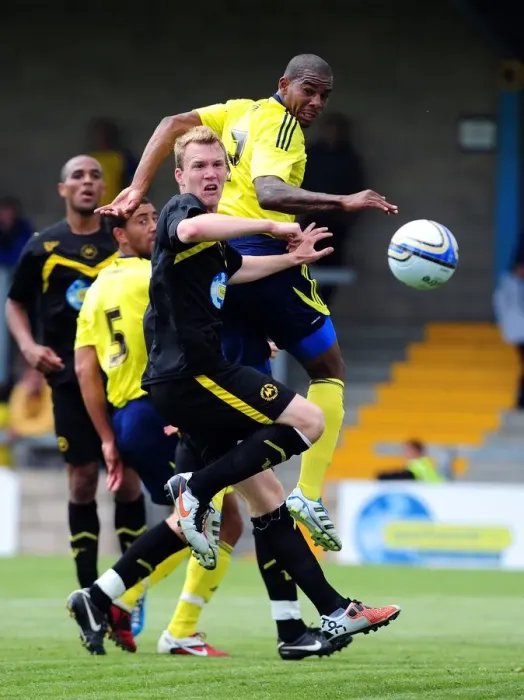 Framed Print : Bristol Citys Marvin Elliott goes close with a header