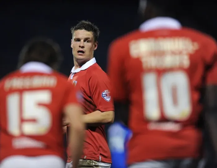Framed Print : Bristol City's Matt Smith in Action during Johnstone's Paint Trophy Match at Gillingham's Priestfield Stadium (06 / 01 / 2015) Framed Print : Bristol City's Matt Smith in Action during Johnstone's Paint Trophy Match at Gillingham's Priestfield Stadium (06 / 01 / 2015)