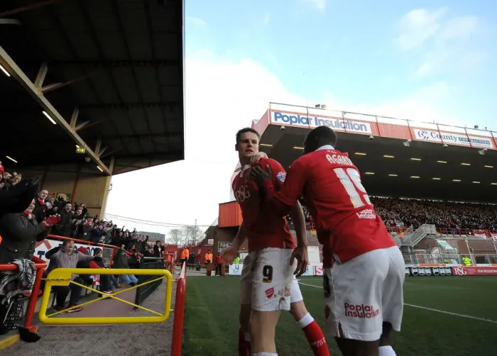 Framed Print : Bristol City's Matt Smith Euphorically Celebrates Goal Against Fleetwood Town in Sky Bet League One at Ashton Gate