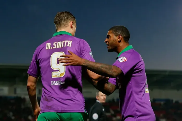Framed Print : Bristol City's Matt Smith Scores Dramatic Equalizer Against Doncaster Rovers in FA Cup Third Round Proper Framed Print : Bristol City's Matt Smith Scores Dramatic Equalizer Against Doncaster Rovers in FA Cup Third Round Proper