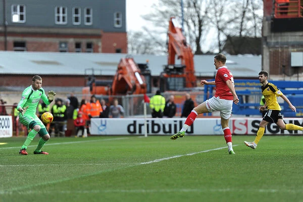 Bristol City's Matt Smith Scores the Game-Winning Goal Against Sheffield United - February 14, 2015