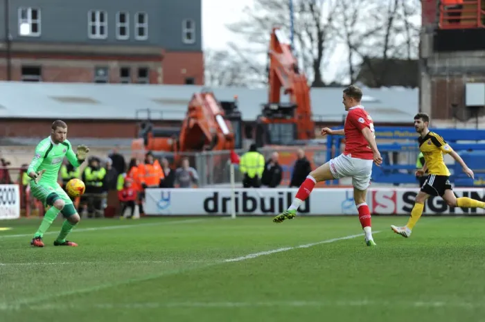 Framed Print : Bristol City's Matt Smith Scores the Game-Winning Goal Against Sheffield United - February 14, 2015 Framed Print : Bristol City's Matt Smith Scores the Game-Winning Goal Against Sheffield United - February 14, 2015