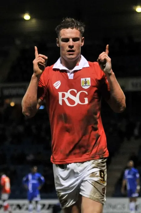 Framed Print : Bristol City's Matt Smith Scores Second Goal in Johnstone's Paint Trophy Area Final against Gillingham Framed Print : Bristol City's Matt Smith Scores Second Goal in Johnstone's Paint Trophy Area Final against Gillingham