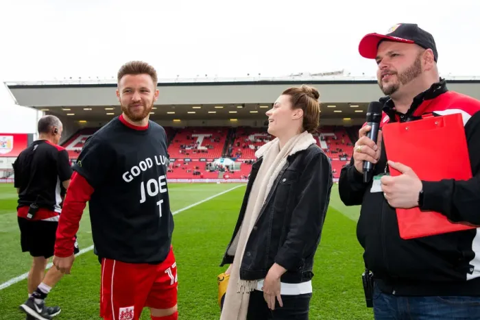 Framed Print : Bristol City's Matty Taylor Delivers on Promise, Gifts Fan Signed Shirt after 1000 Retweets Framed Print : Bristol City's Matty Taylor Delivers on Promise, Gifts Fan Signed Shirt after 1000 Retweets