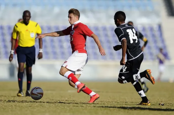 Framed Print : Bristol City's New Signing Luke Freeman in Action Against Extension Gunners (July 2014) Framed Print : Bristol City's New Signing Luke Freeman in Action Against Extension Gunners (July 2014)
