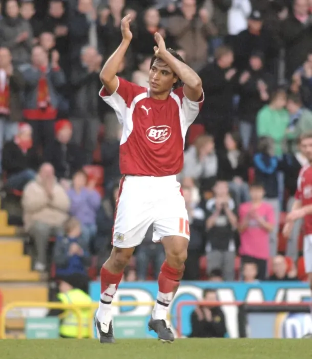 Framed Print : Bristol City's Nick Carle in Action Against Blackpool