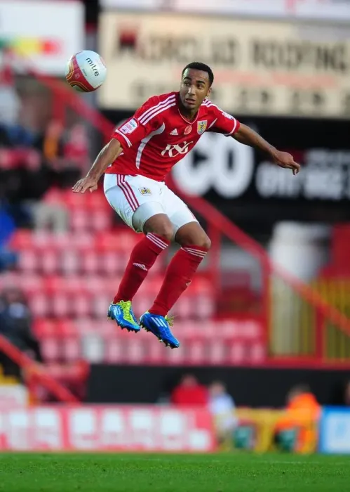 Framed Print : Bristol City's Nicky Maynard in Action: Championship Match - Bristol City vs Burnley (5th November 2011) Framed Print : Bristol City's Nicky Maynard in Action: Championship Match - Bristol City vs Burnley (5th November 2011)