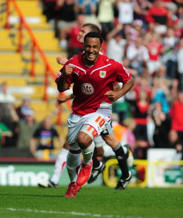 Framed Print : Bristol City's Nicky Maynard Reaches Twenty-Goal Milestone in Thrilling Championship Clash vs. Derby County Framed Print : Bristol City's Nicky Maynard Reaches Twenty-Goal Milestone in Thrilling Championship Clash vs. Derby County