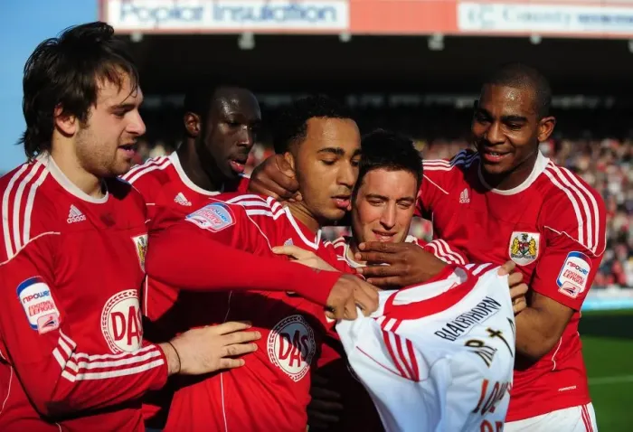 Framed Print : Bristol City's Nicky Maynard Scores Brace: Thrilling Championship Double vs. Burnley (19-03-2011) Framed Print : Bristol City's Nicky Maynard Scores Brace: Thrilling Championship Double vs. Burnley (19-03-2011)