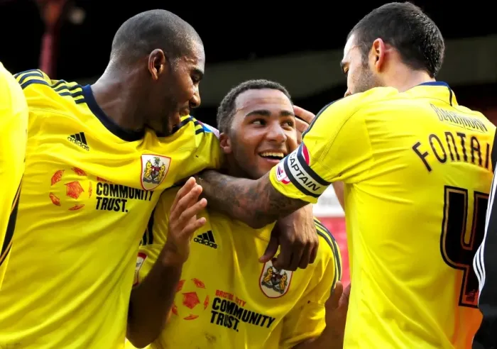 Framed Print : Bristol City's Nicky Maynard Scores Championship-Winning Goal vs. Barnsley at Oakwell Stadium (2011) Framed Print : Bristol City's Nicky Maynard Scores Championship-Winning Goal vs. Barnsley at Oakwell Stadium (2011)