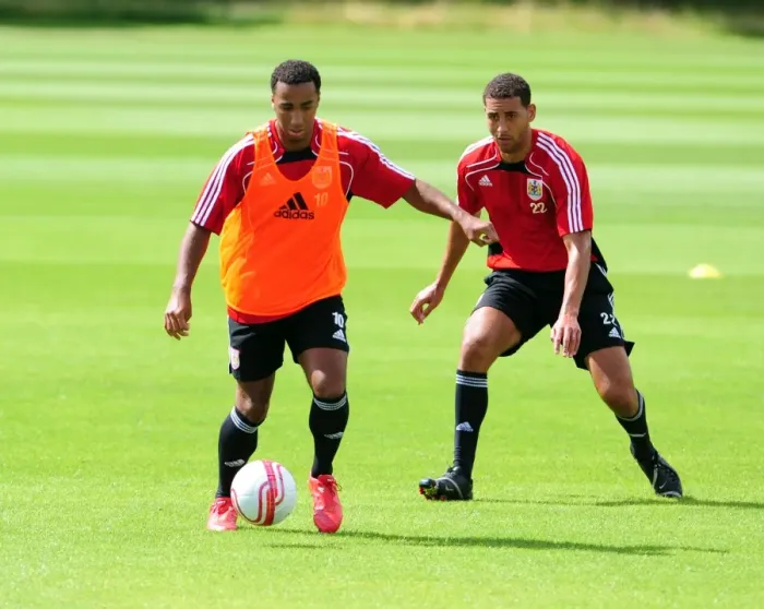 Framed Print : Bristol Citys Nicky Maynard shadowed by Bristol Citys Lewin Nyatanga Framed Print : Bristol Citys Nicky Maynard shadowed by Bristol Citys Lewin Nyatanga