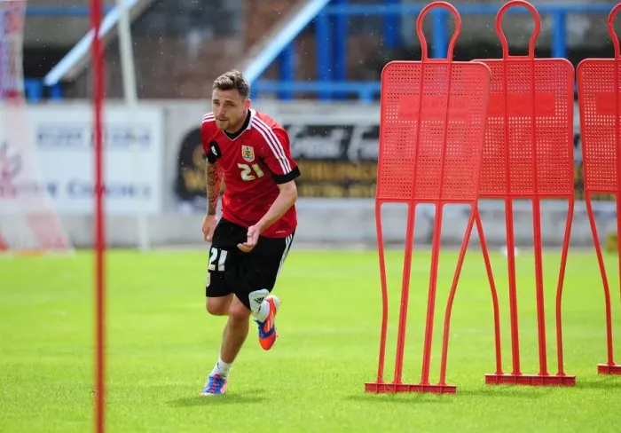 Framed Print : Bristol City's Paul Anderson in Action during Pre-Season Training (July 2012) Framed Print : Bristol City's Paul Anderson in Action during Pre-Season Training (July 2012)