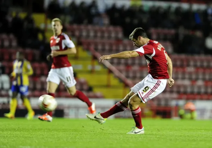 Framed Print : Bristol City's Sam Baldock in Action against Brentford, Sky Bet League One, 2013 Framed Print : Bristol City's Sam Baldock in Action against Brentford, Sky Bet League One, 2013