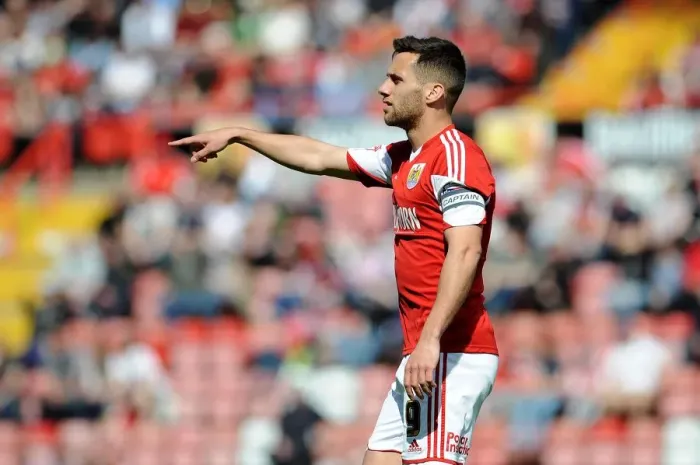 Framed Print : Bristol City's Sam Baldock in Action Against Notts County, 2014