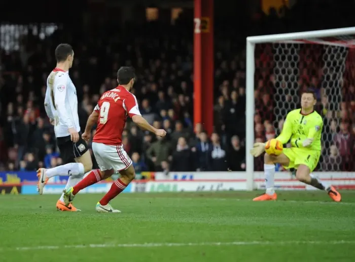 Framed Print : Bristol City's Sam Baldock Denied by MK Dons Goalkeeper David Martin Framed Print : Bristol City's Sam Baldock Denied by MK Dons Goalkeeper David Martin