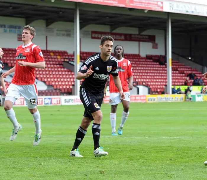 Framed Print : Bristol City's Sam Baldock Fights for Ball in Exciting Walsall vs. Bristol City Football Match, League One Framed Print : Bristol City's Sam Baldock Fights for Ball in Exciting Walsall vs. Bristol City Football Match, League One