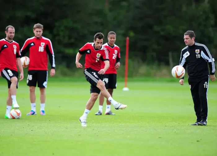 Framed Print : Bristol City's Sam Baldock in Focus: Training Intensity Framed Print : Bristol City's Sam Baldock in Focus: Training Intensity