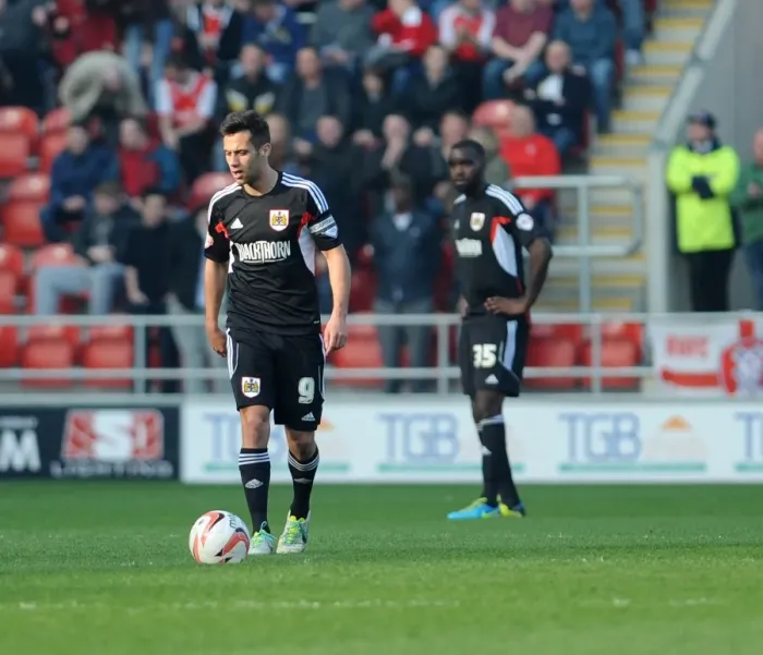 Framed Print : Bristol City's Sam Baldock Looks Disappointed as Rotherham Takes 2-1 Lead Framed Print : Bristol City's Sam Baldock Looks Disappointed as Rotherham Takes 2-1 Lead