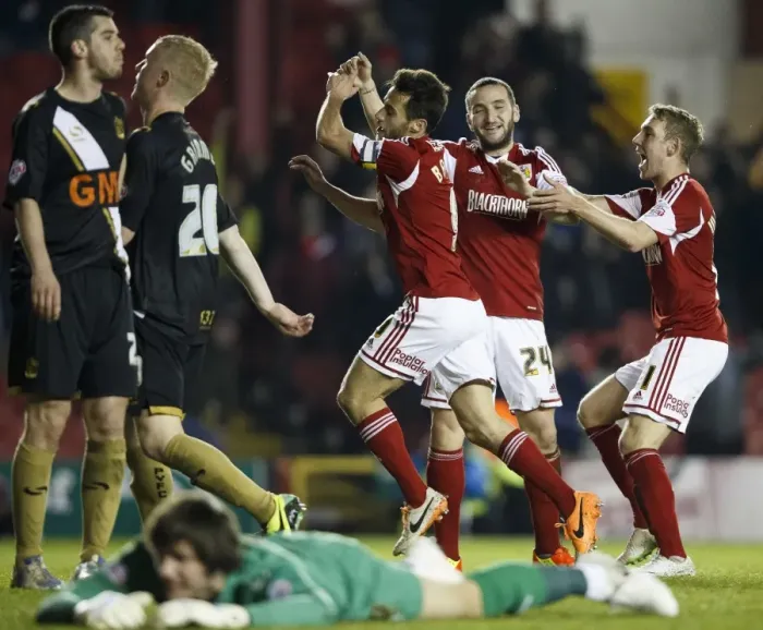 Framed Print : Bristol City's Sam Baldock, Martin Paterson, and Scott Wagstaff Celebrate 3-0 Goal Against Port Vale