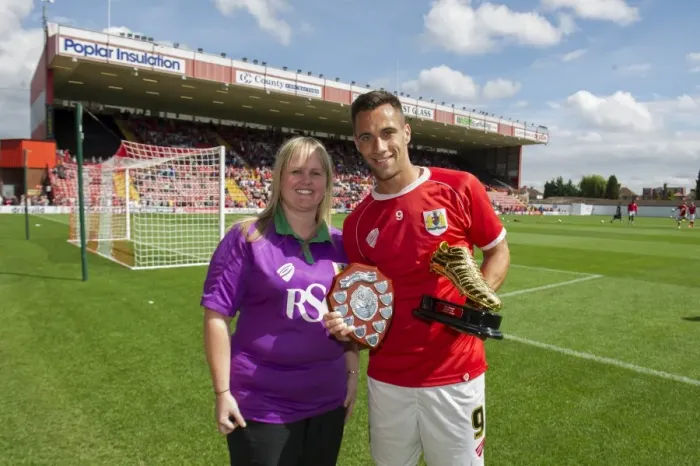 Framed Print : Bristol City's Sam Baldock Receives Golden Boot after Impressive Performance against Colchester United