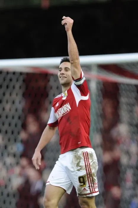 Framed Print : Bristol City's Sam Baldock Roars in Triumph After Scoring Against Stevenage (December 2013) Framed Print : Bristol City's Sam Baldock Roars in Triumph After Scoring Against Stevenage (December 2013)