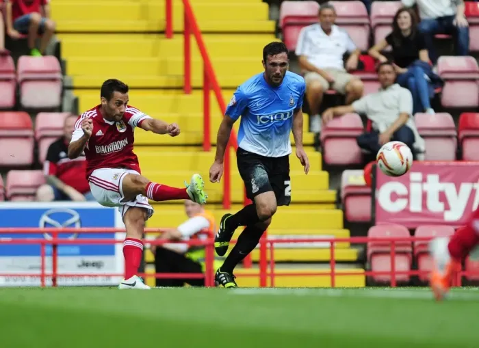 Framed Print : Bristol City's Sam Baldock Shoots in Sky Bet League One Clash Against Bradford City Framed Print : Bristol City's Sam Baldock Shoots in Sky Bet League One Clash Against Bradford City