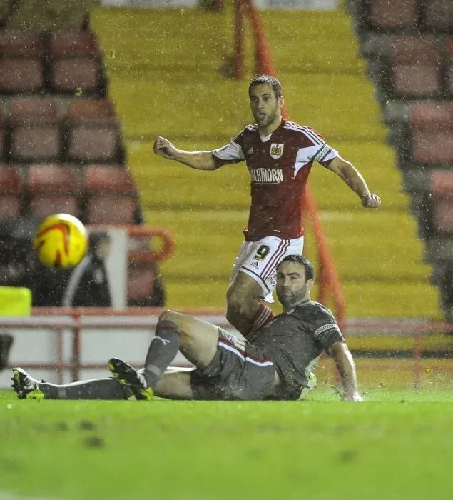 Framed Print : Bristol City's Sam Baldock Thwarted by Rotherham Goalkeeper Framed Print : Bristol City's Sam Baldock Thwarted by Rotherham Goalkeeper