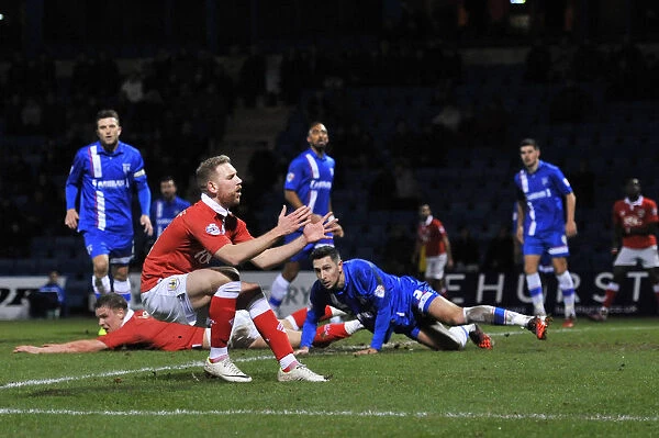 Bristol City's Scott Wagstaff Disappointed as Chance Goes Awry in Gillingham Clash (January 6, 2015)