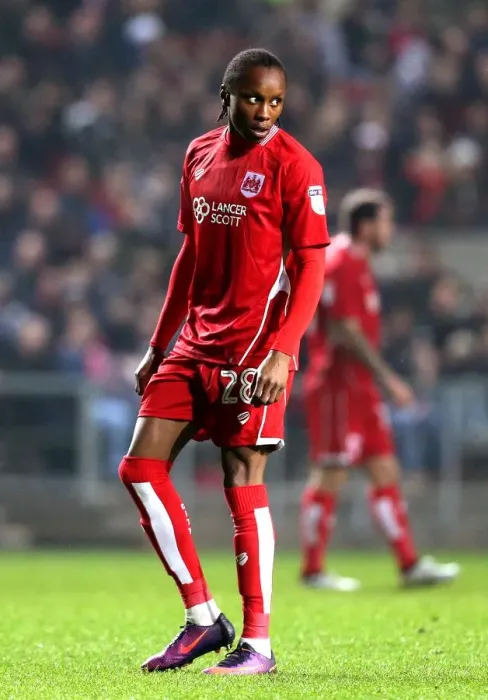 Framed Print : Bristol City's Shawn McCoulsky in Action Against Hull City, EFL Cup, October 2016 Framed Print : Bristol City's Shawn McCoulsky in Action Against Hull City, EFL Cup, October 2016