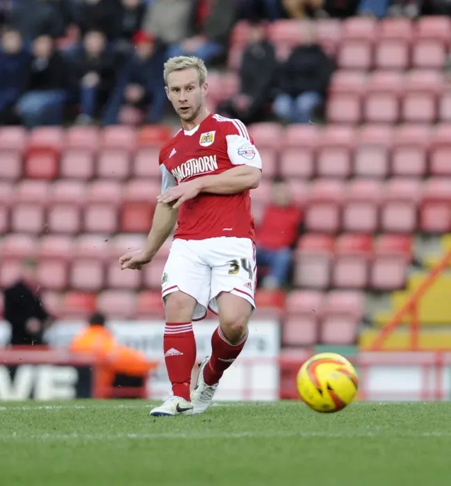 Framed Print : Bristol City's Simon Gillett in Action against Stevenage, Sky Bet League One, December 2013