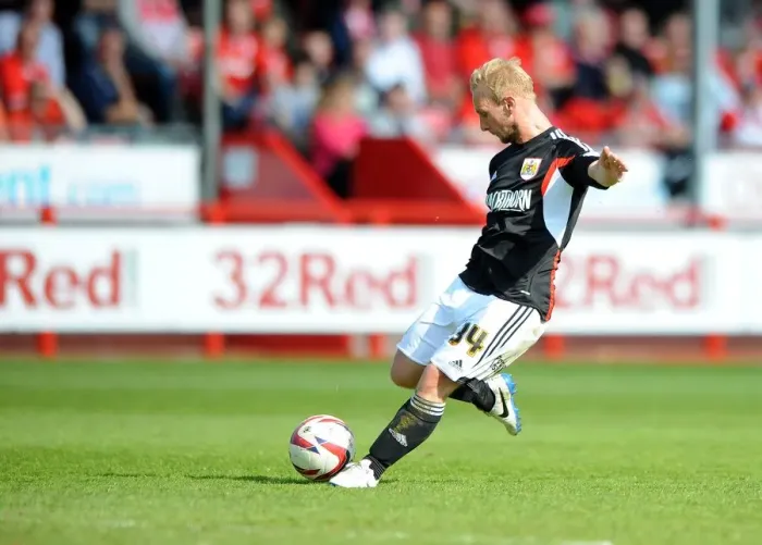 Framed Print : Bristol City's Simon Gillett Scores the Winning Goal Against Crawley Town, May 3, 2014 Framed Print : Bristol City's Simon Gillett Scores the Winning Goal Against Crawley Town, May 3, 2014