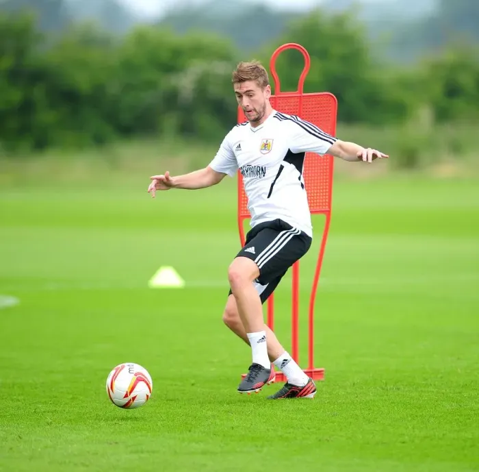 Framed Print : Bristol City's Steven Davies at Pre-Season Training (June 2013) Framed Print : Bristol City's Steven Davies at Pre-Season Training (June 2013)