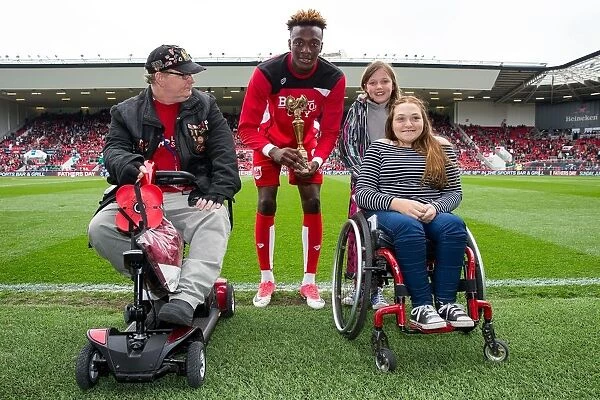 Bristol City's Tammy Abraham Receives Disabled Supporters Association Player of the Year Award vs Birmingham City, Sky Bet Championship (07 / 05 / 2017)