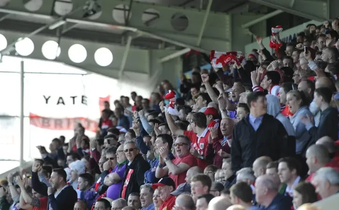 Framed Print : Bristol City's Thrilling Promotion Celebration at Proact Stadium (2015)