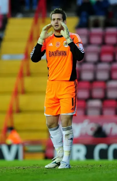 Framed Print : Bristol City's Tom Heaton in Action during Championship Match against Peterborough United (December 2012) Framed Print : Bristol City's Tom Heaton in Action during Championship Match against Peterborough United (December 2012)