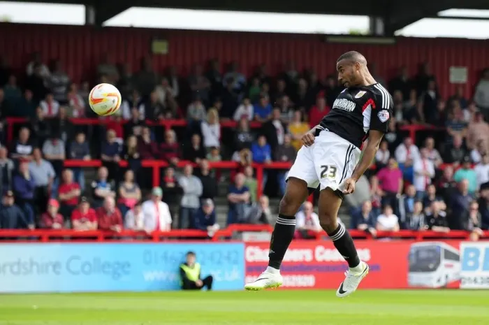 Framed Print : Bristol City's Tyrone Barnett Goes for Glory: Aiming for the Net against Stevenage (April 2014)
