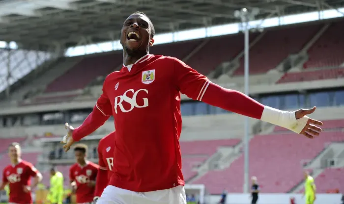 Framed Print : Bristol City's Unforgettable Championship Win: Kodjia's Thrilling Goal Celebration (30 / 04 / 2016)