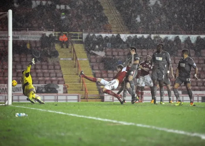 Framed Print : Bristol City's Unstoppable Moment: Bobby Reid's Game-Winning Cross Against Rotherham United (14 / 12 / 2013)