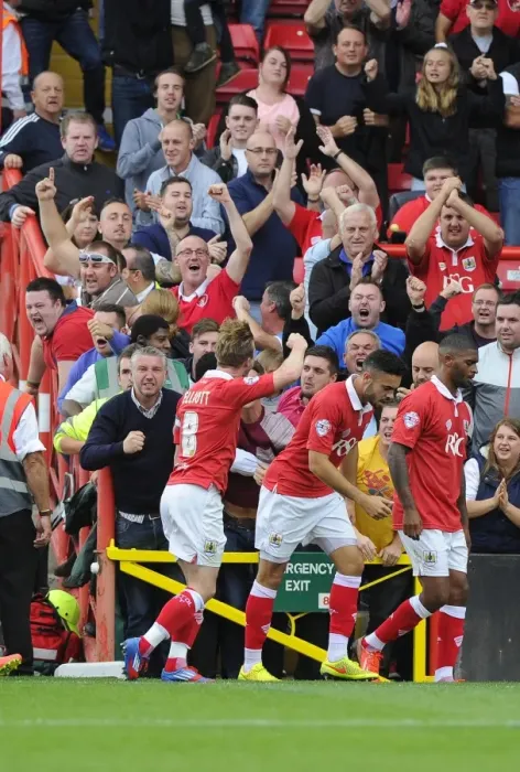 Framed Print : Bristol City's Wade Elliott Scores Thrilling Winning Goal Against MK Dons at Ashton Gate Framed Print : Bristol City's Wade Elliott Scores Thrilling Winning Goal Against MK Dons at Ashton Gate