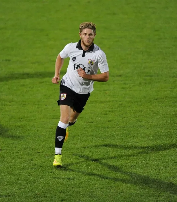 Framed Print : Bristol City's Wes Burns in Action Against Cheltenham Town (Joe Meredith / JMP, 2014)