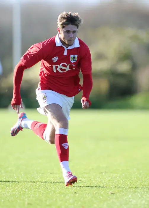 Framed Print : Bristol City's Wes Burns in Action during Youth Training Framed Print : Bristol City's Wes Burns in Action during Youth Training